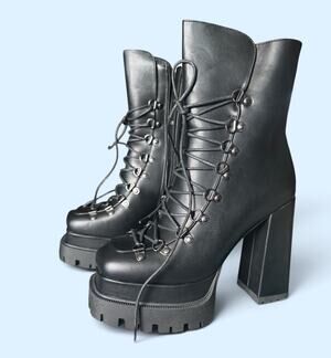 Ann Creek Black Platform Front Lace Up Moulded Bootie Size 9M
